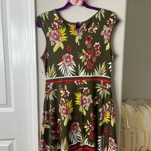 Beautiful vibrant color dress!!